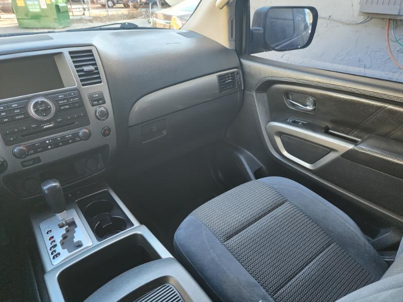 Nissan Armada SV 4WD 2015