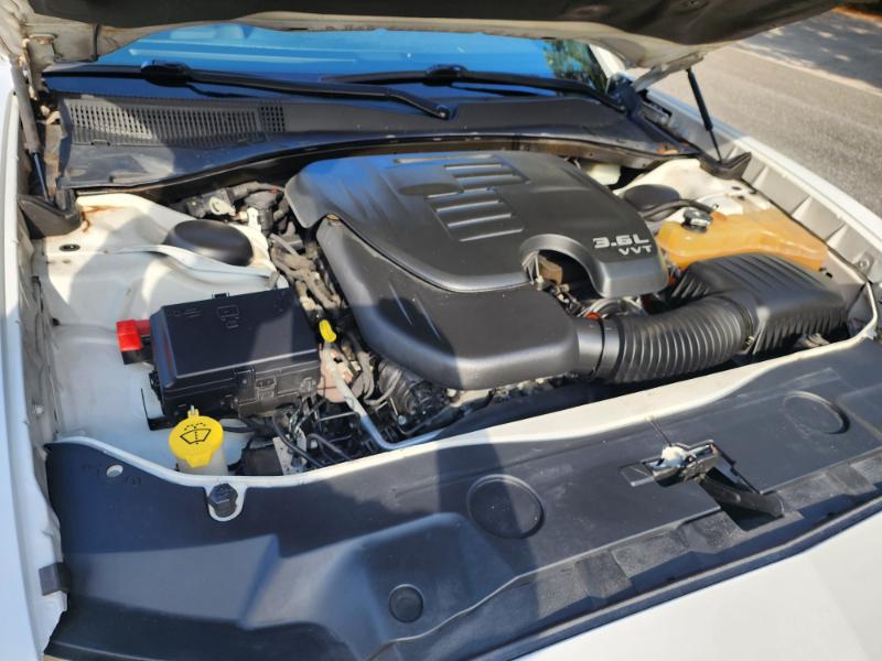 Dodge Charger SE 2012