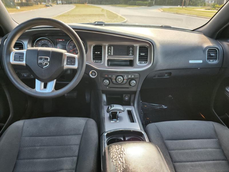 Dodge Charger SE 2012