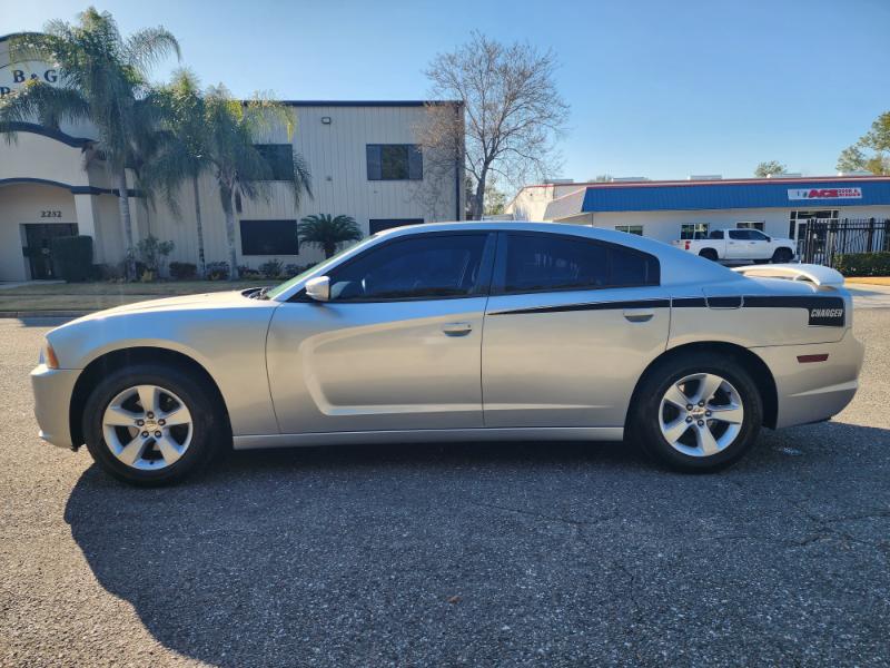 Dodge Charger SE 2012