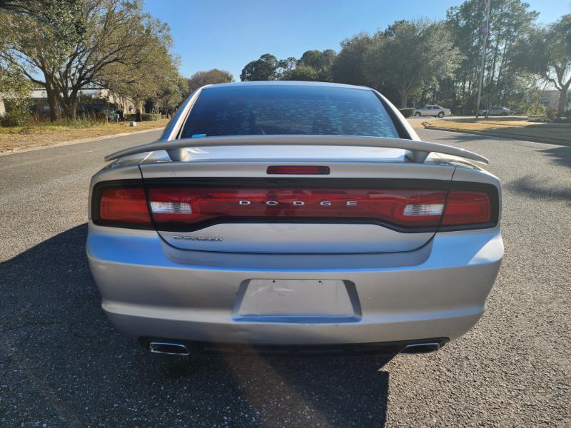 Dodge Charger SE 2012