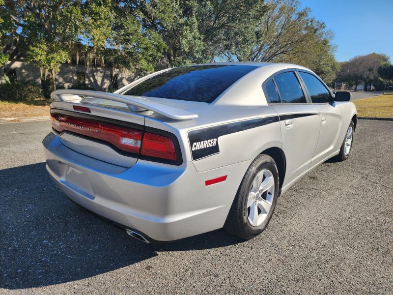 Dodge Charger SE 2012