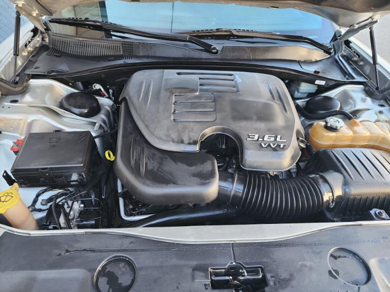 Dodge Charger SE 2012