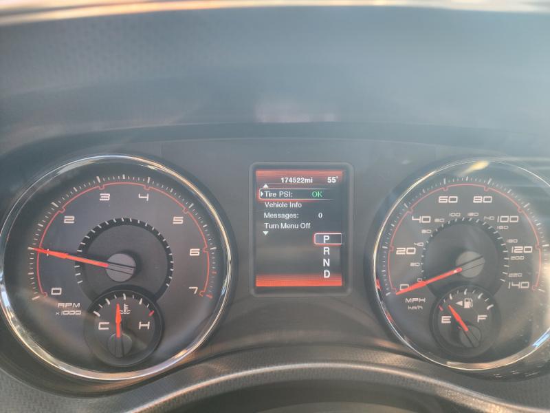 Dodge Charger SE 2012