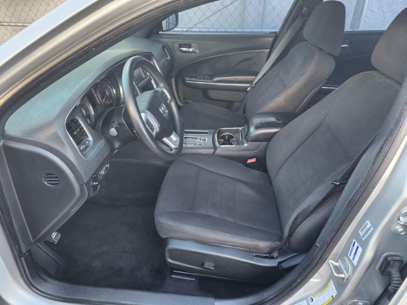 Dodge Charger SE 2012