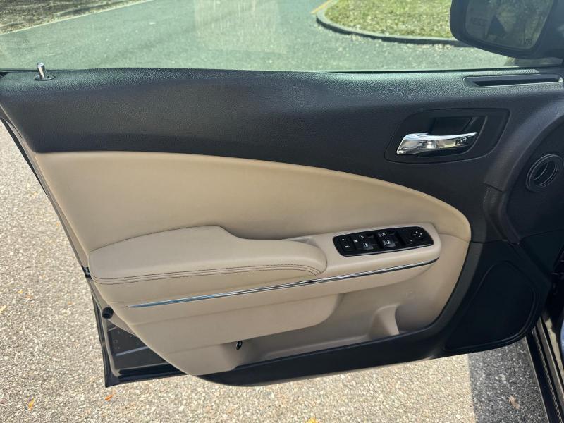 Dodge Charger SE 2014