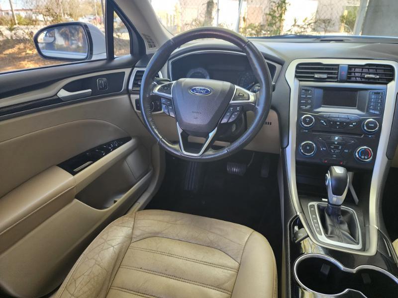 Ford Fusion SE 2016