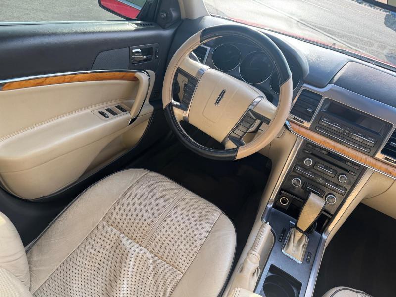 Lincoln MKZ FWD 2011