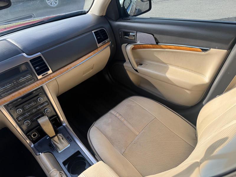 Lincoln MKZ FWD 2011