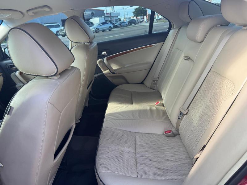 Lincoln MKZ FWD 2011