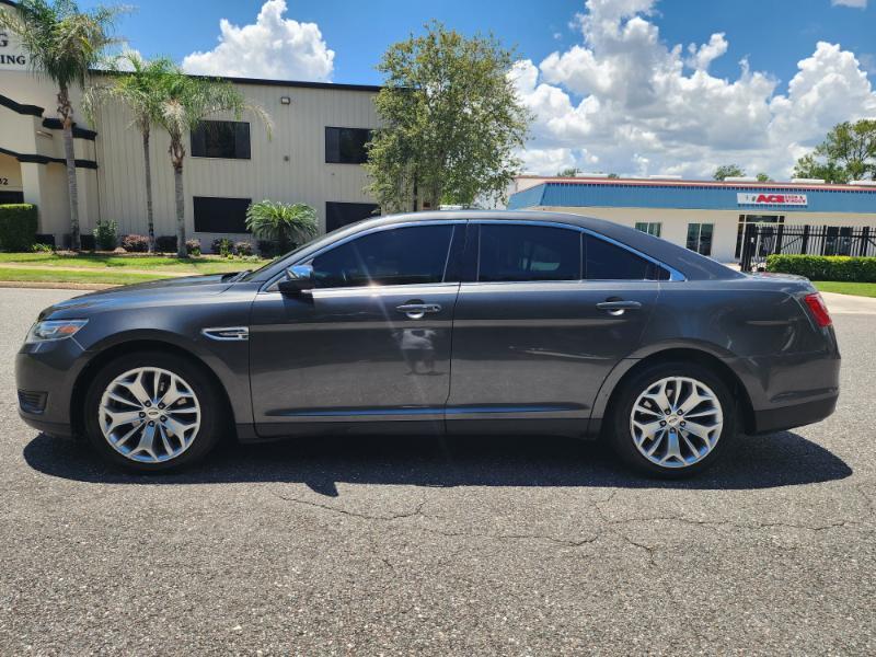 Ford Taurus Limited FWD 2019