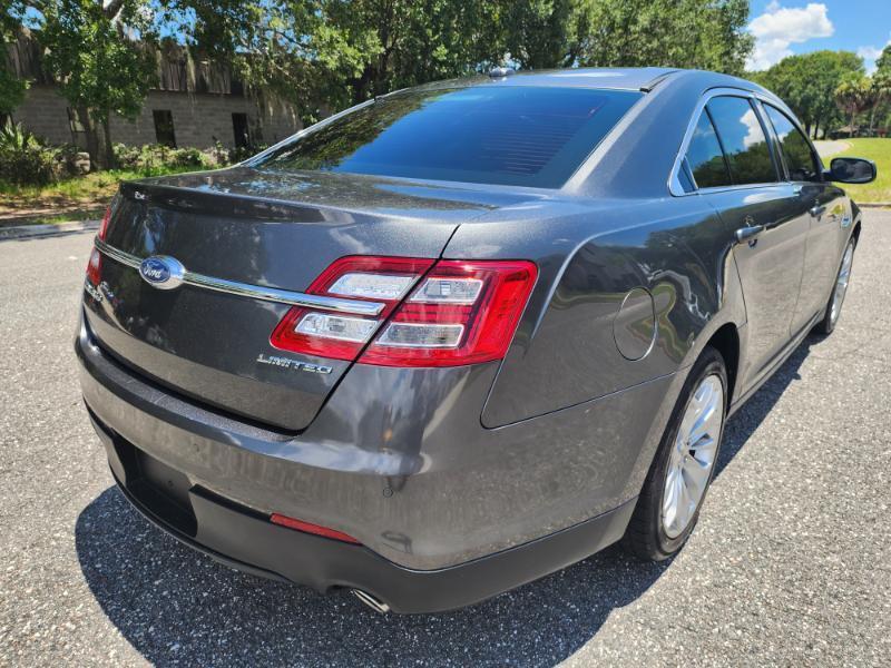 Ford Taurus Limited FWD 2019