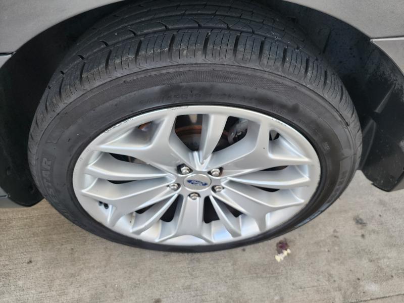 Ford Taurus Limited FWD 2019