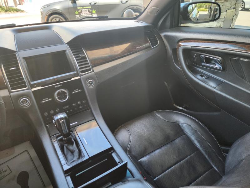 Ford Taurus Limited FWD 2019