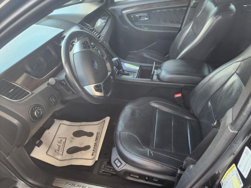 Ford Taurus Limited FWD 2019