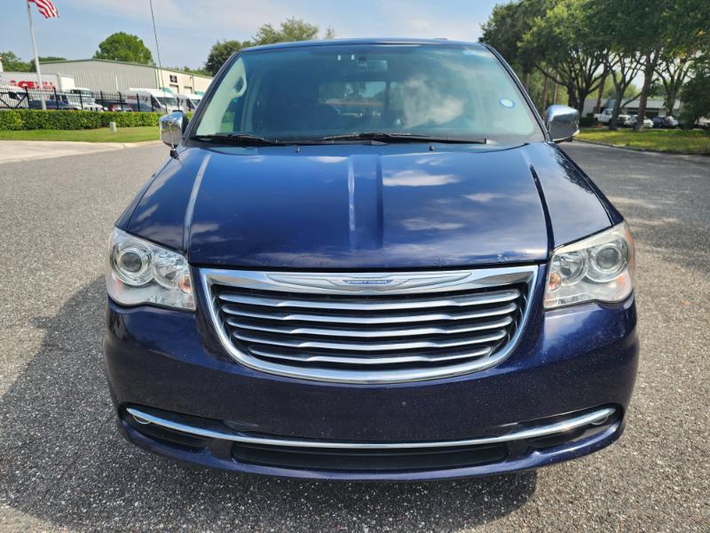 Chrysler Town & Country Limited Platinum 2015