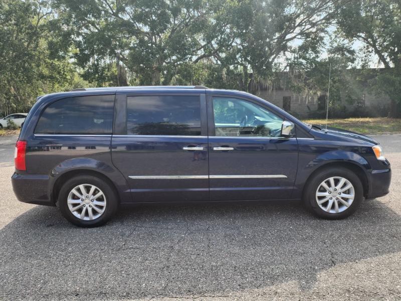 Chrysler Town & Country Limited Platinum 2015