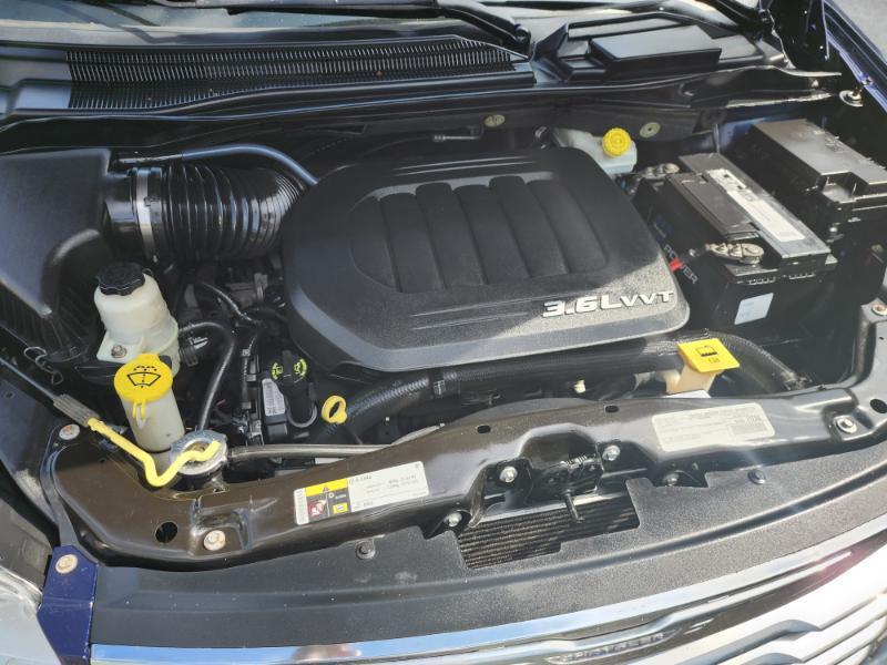 Chrysler Town & Country Limited Platinum 2015