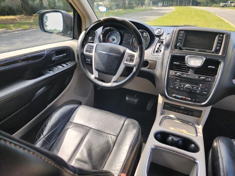 Chrysler Town & Country Limited Platinum 2015