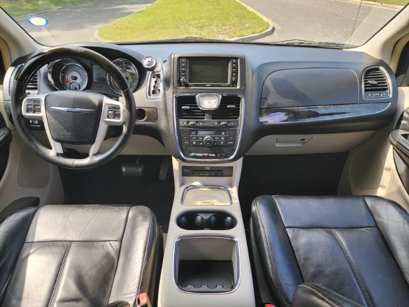 Chrysler Town & Country Limited Platinum 2015