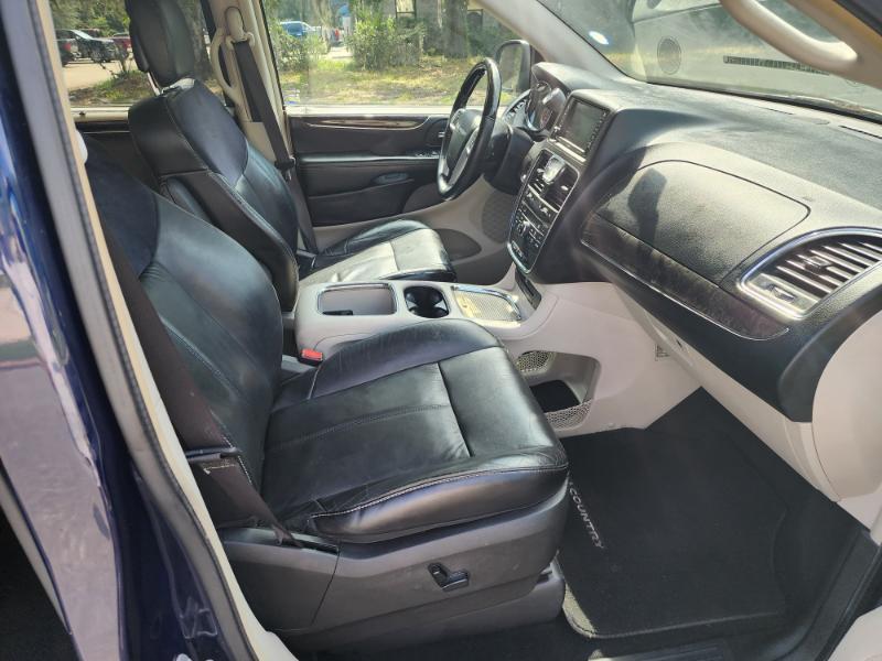 Chrysler Town & Country Limited Platinum 2015