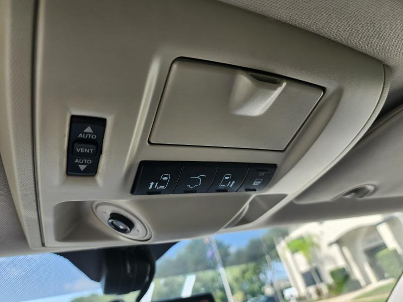 Chrysler Town & Country Limited Platinum 2015