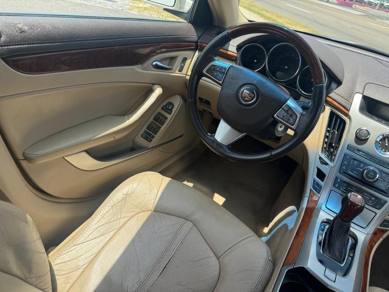 Cadillac CTS Luxury 2012