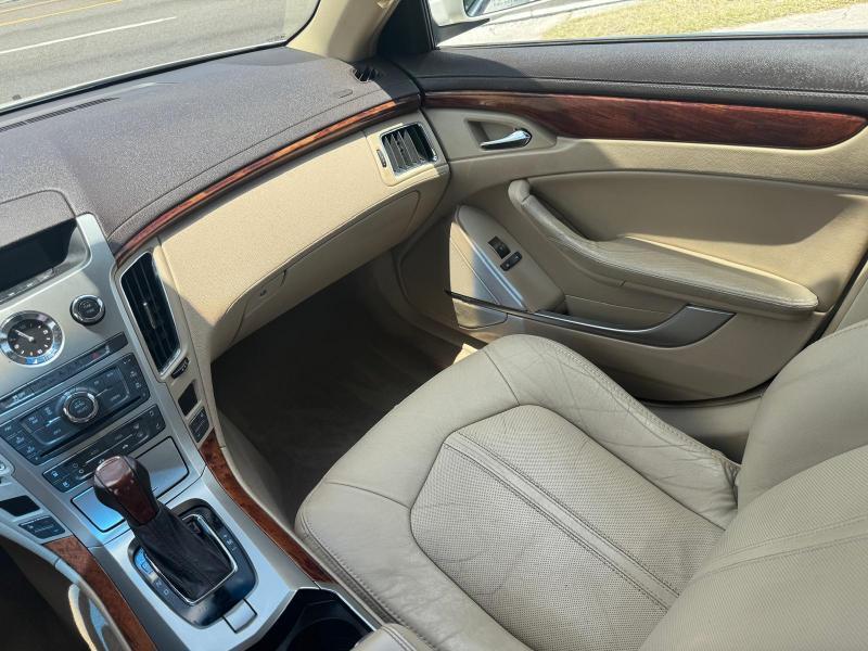 Cadillac CTS Luxury 2012