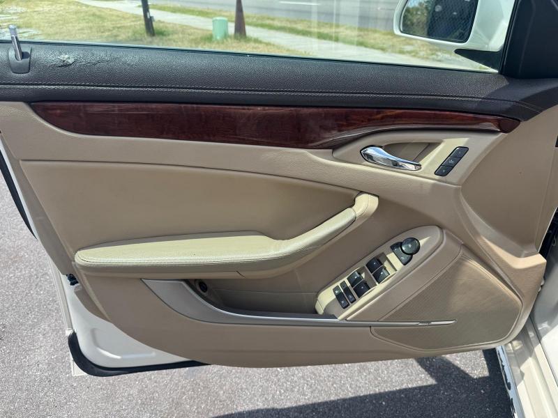 Cadillac CTS Luxury 2012