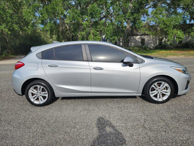 Chevrolet Cruze LS Hatchback 2019