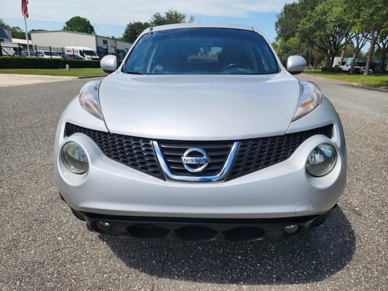Nissan Juke S FWD 2011