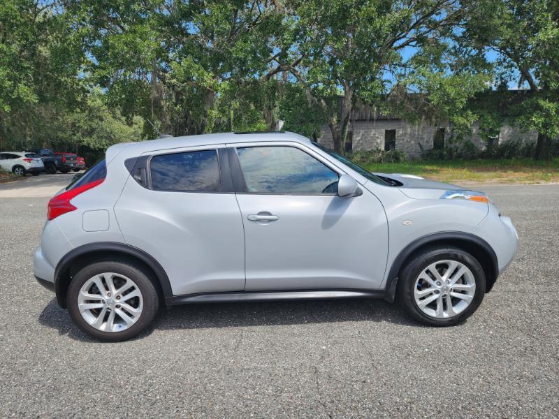 Nissan Juke S FWD 2011