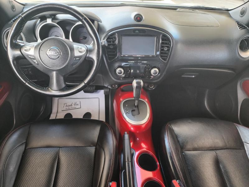 Nissan Juke S FWD 2011