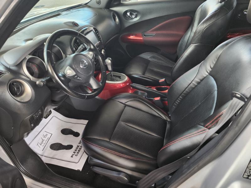 Nissan Juke S FWD 2011