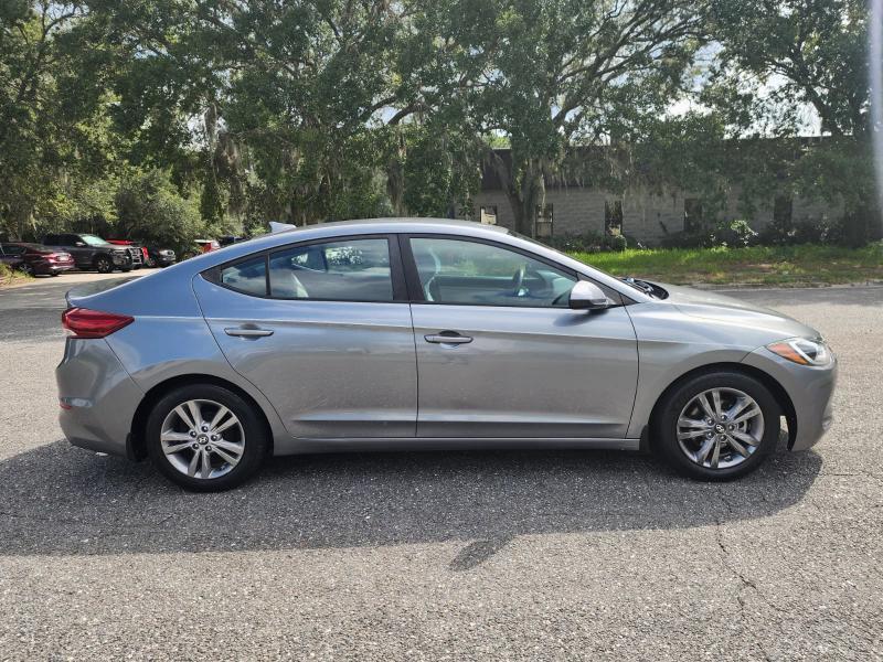 Hyundai Elantra Value Edition 6A 2017