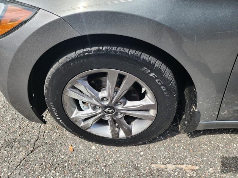 Hyundai Elantra Value Edition 6A 2017
