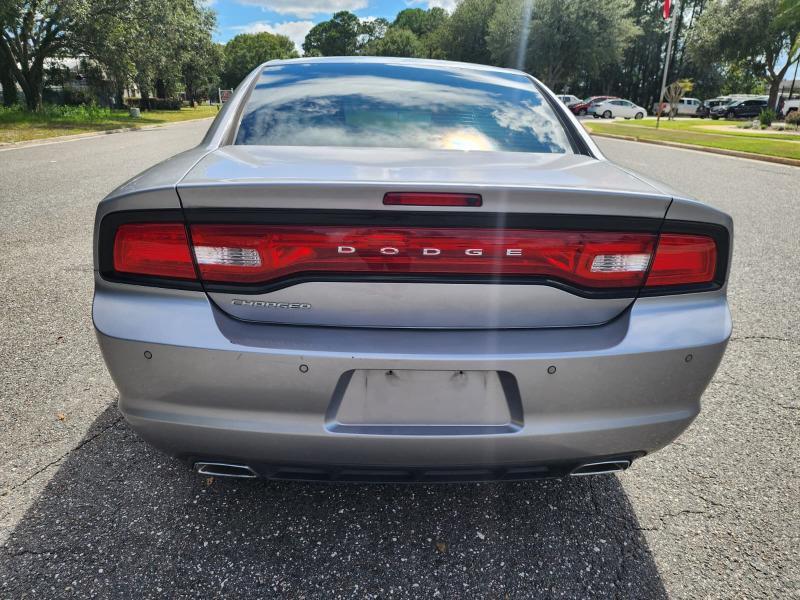 Dodge Charger SE 2013
