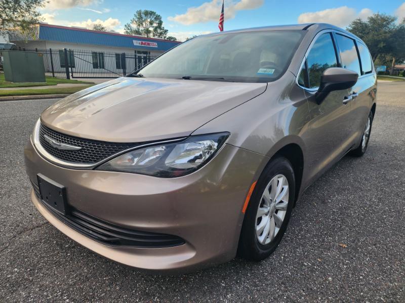 Chrysler Pacifica Touring 2017