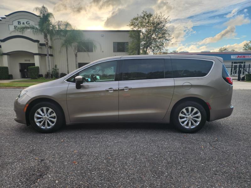 Chrysler Pacifica Touring 2017