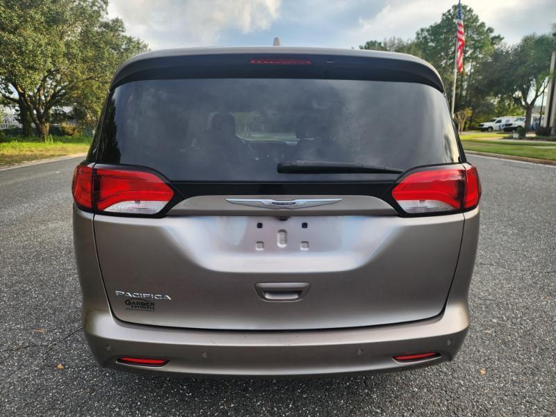 Chrysler Pacifica Touring 2017
