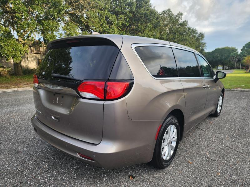 Chrysler Pacifica Touring 2017