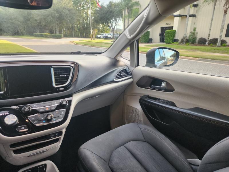 Chrysler Pacifica Touring 2017