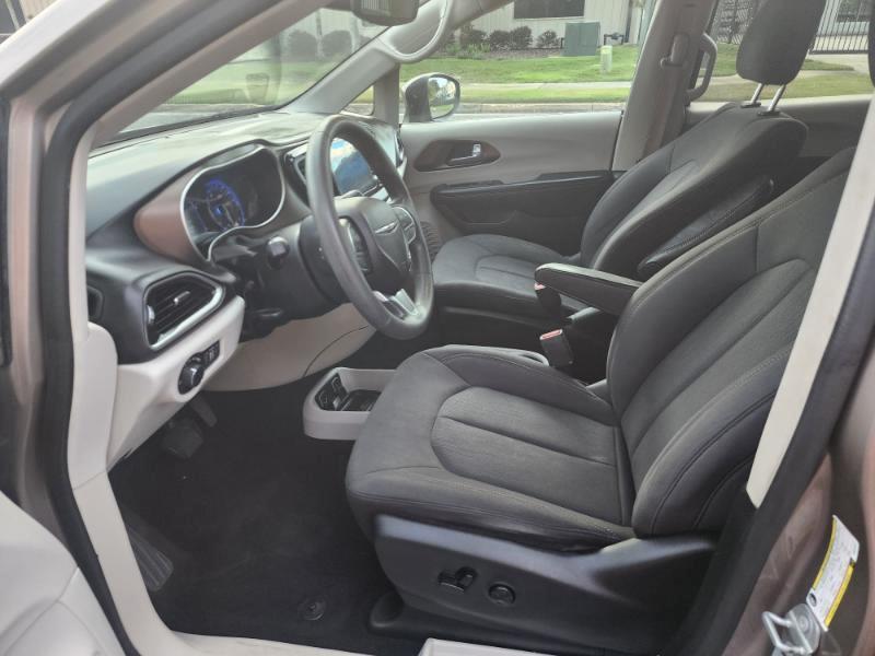 Chrysler Pacifica Touring 2017