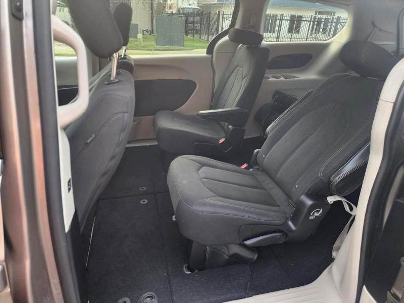 Chrysler Pacifica Touring 2017