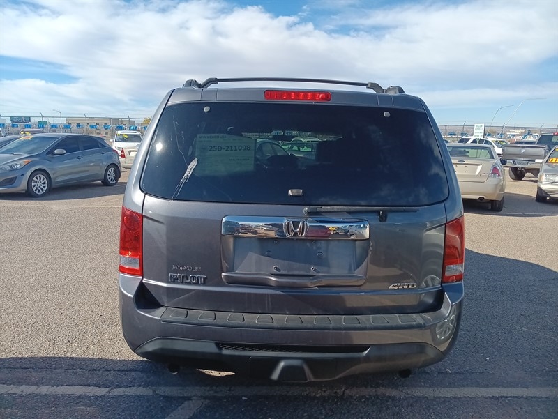 2015 Honda Pilot LX photo 4