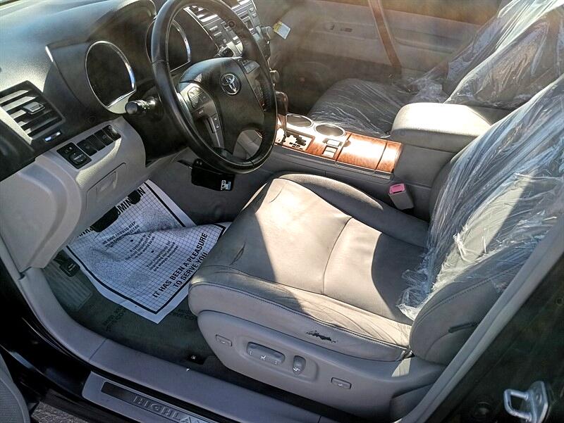 Toyota Highlander Base 2WD 2008