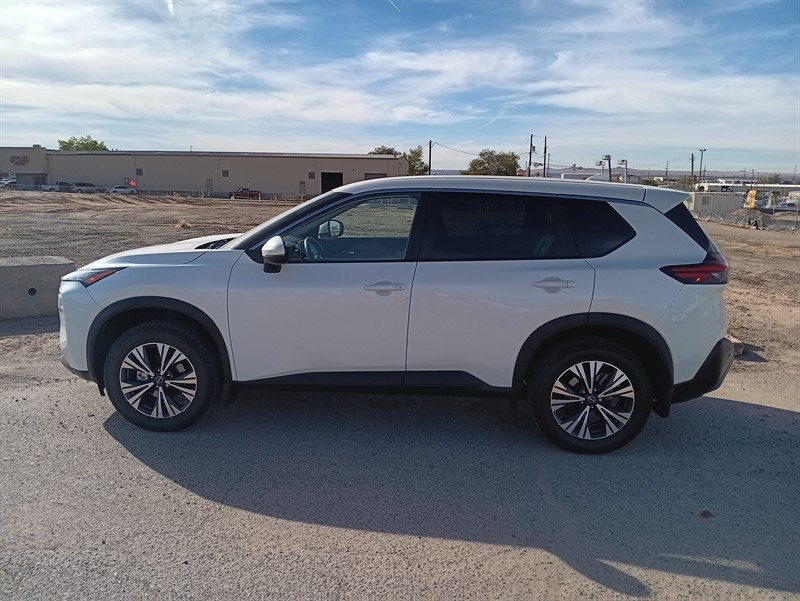 2023 Nissan Rogue SV AWD photo 3