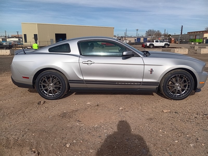 Ford Mustang V6 Coupe 2011