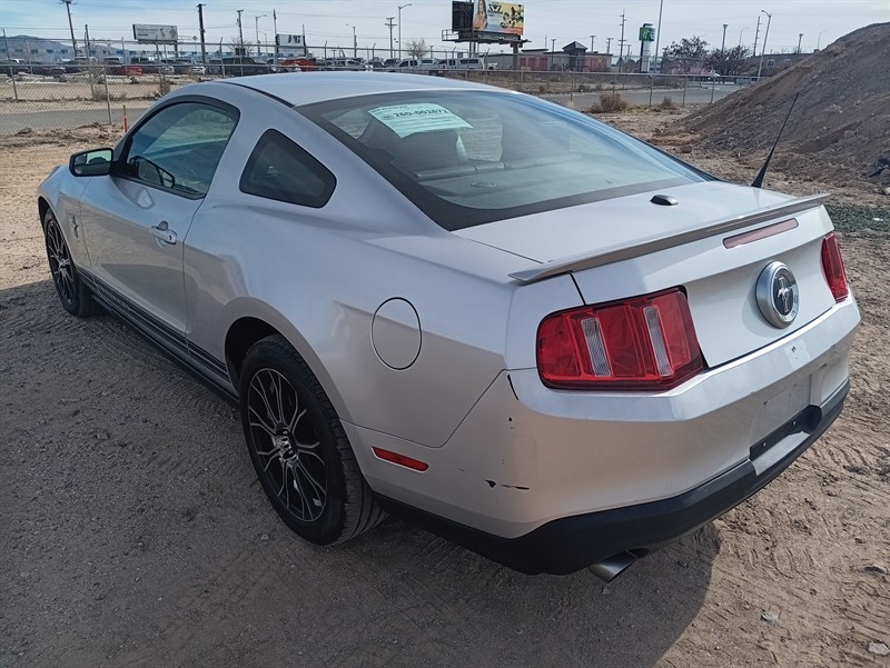 Ford Mustang V6 Coupe 2011