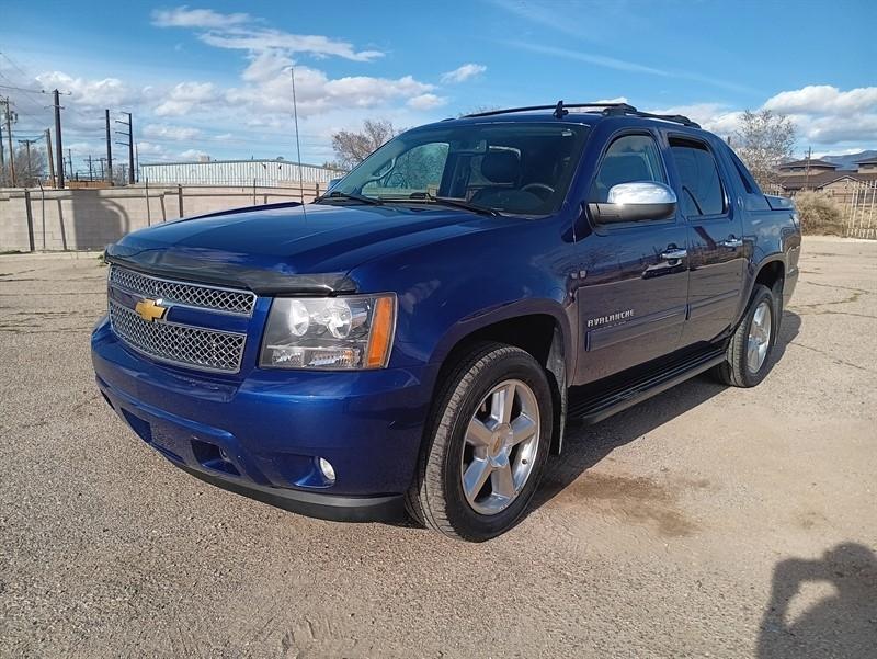 Chevrolet Avalanche LT 4WD 2013